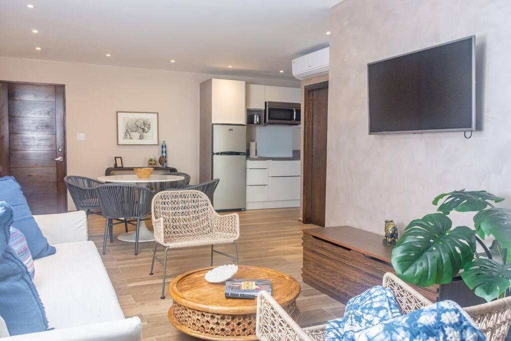 Tradewinds Apartments סימפסון ביי מראה חיצוני תמונה
